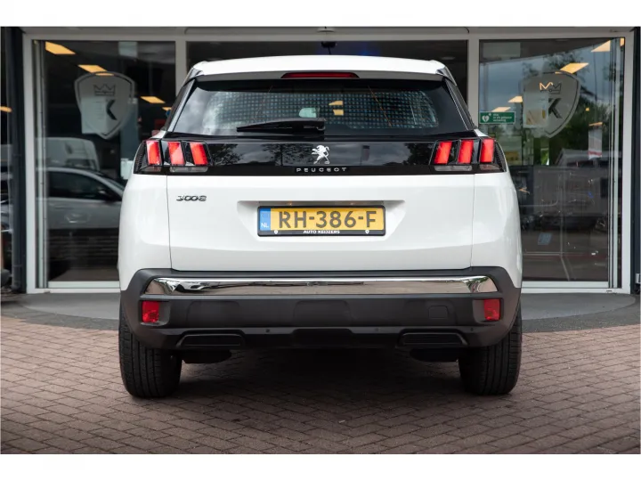 Peugeot 3008 1.2 PureTech Blue Lease Executive  Image 5